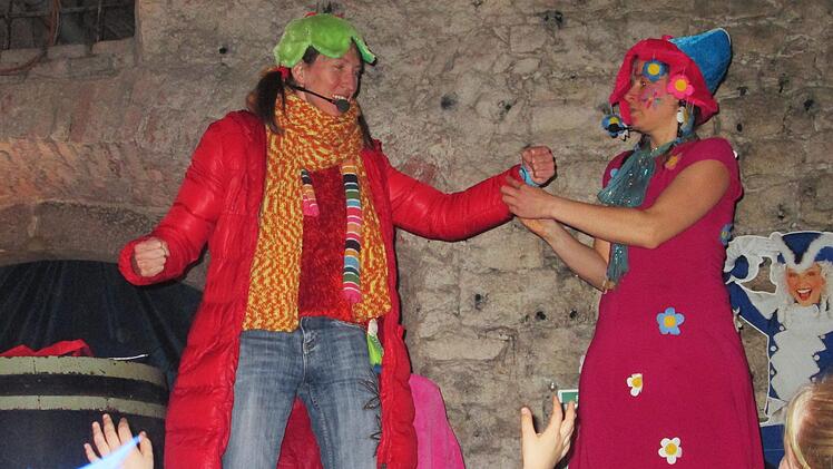 Ein Impro-Theater der "Clowninnen" bereitete besonders den jüngsten Mitgliedern beim Ordensabend der Hammelburger Karnevalsgesellschaft Spaß. Winfried Ehling