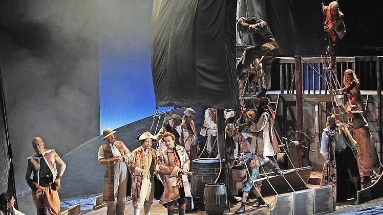 Originell und witzig: Das Musikschauspiel "Die Schatzinsel" von Matthias Straub war in der jetzt beendeten Saison nach dem Weihnachtsmärchen die begehrteste Produktion am Landestheater Coburg.  Foto: Andrea Kremper