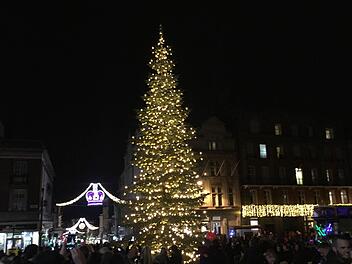Ein Weihachtsbaum aus Coburg stand im Winter 2016 vor Windsor Castle. Die Aktion erregte europaweit Medieninteresse. Foto: CT-Archiv