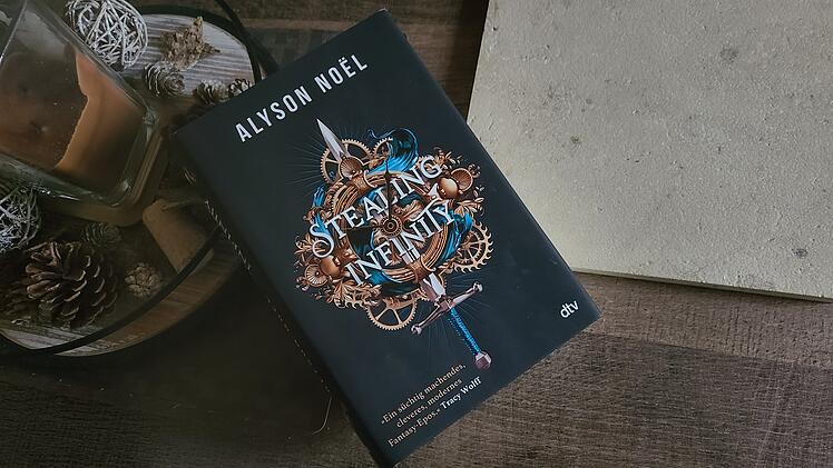 "Stealing Infinity" von Alyson Noel - Zeitreiseroman