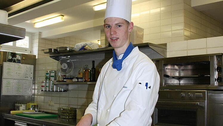 Bei der Koch-Ausbildung im Dorint Bad Brückenau. Foto: Ralf Ruppert