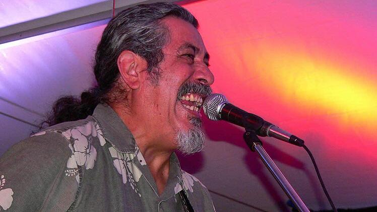 Von Kalifornien nach Schmölz: Jeff Espinoza aus Los Angeles am Freitag im Zelt.