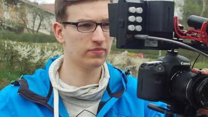Julian Barthel dreht den Imagefilm über die Hilfsorganisationen im Rahmen des Bundesfreiwilligendienstes.