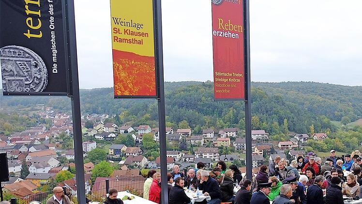 Einen schönen Blick bietet der terroir f -Aussichtspunkt, für den jetzt die Platzordnung festgelegt wurde. Foto: Gerd Schaar/Archiv