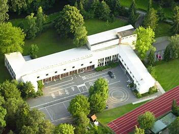 Die Hainschule steckt gerade mitten in einer Teilsanierung. Foto: Ronald Rinklef/Archiv