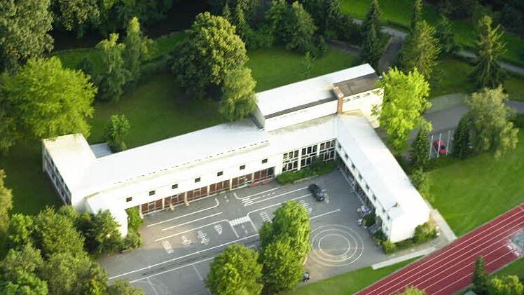Die Hainschule steckt gerade mitten in einer Teilsanierung. Foto: Ronald Rinklef/Archiv