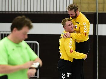 Die Torhüter Felix Schmidl (rechts) und Nick Weber waren die Erfolgsgaranten für den 20:15-Sieg des HSC Bad Neustadt gegen den TSV Friedberg. Anand Anders