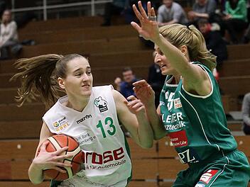 Anna Furmann (l.), eins der vielversprechenden Talente der DJK Brose Bamberg Foto: sportpress