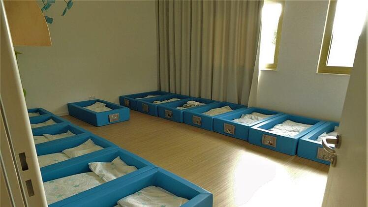 Einer der Schlafräume in der Krippe