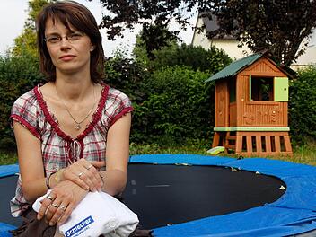 Yvonne Bruder aus Schwabach hat ihre Zeit bei Schlecker hinter sich gelassen. Jetzt freut sie sich auf ihren Job als Erzieherin.  Fotos: Michael Gründel