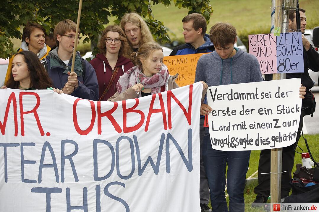 Orban besucht CSU in Kloster Banz: Opposition demonstriert