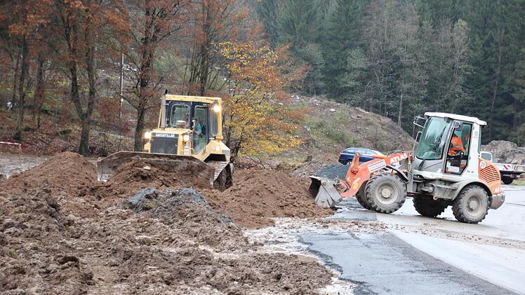 An der Felsnase wird die Fläche eingeebnet.  Foto: Friedwald Schedel