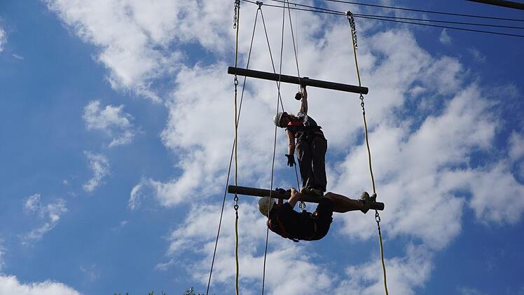 Hilfe geben und Hilfe annehmen. Jens und Mirjam Freimann an der  Jakobsleiter. Foto: Marion Eckert