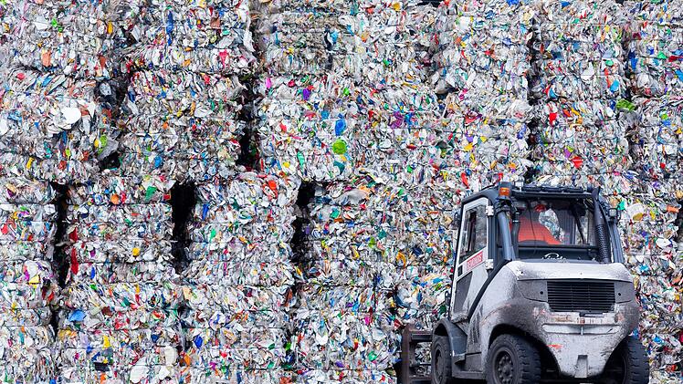 Plastikm&uuml;ll in Sortieranlage