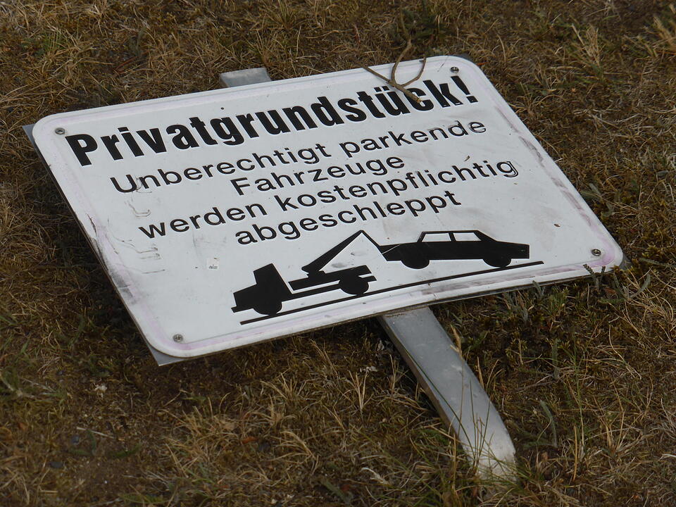 Betrunkener rast in Bamberger Vorgarten