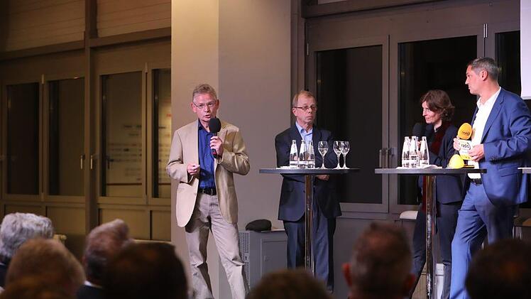 Podiumsdiskussion zum Gewerbepark Geisfelder Straße in der Brose-Arena. Foto: Barbara Herbst