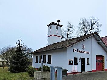 Das war ein Kleinprojekt, das über das Regionalbudget in der Gemeinde Neuenmarkt gefördert wurde: eine neue Halterung für den Maibaum im Ortsteil Hegnabrunn. Foto: Werner Reißaus