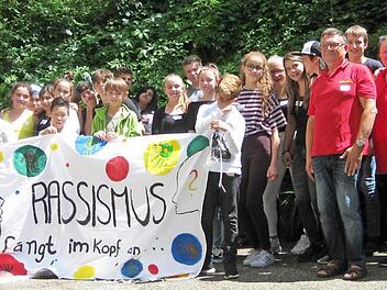 Eine gelebte Aktion gegen Rassismus ist der "etwas andere Wandertag", den der Stadtjugendring mit Schulen veranstaltete. Foto: privat