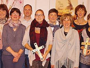 Dekanin Dorothea Richter (r.) bedankte sich bei den Mitarbeitern der Kindergottesdienste.  Foto: Heike Schülein