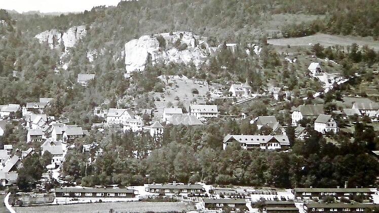 Die Wohnbaracken des Flüchtlingslagers Streitberg  Quelle: Archiv Franze