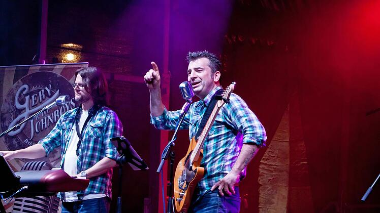 Ein Angebot für Rock'n'Roll-Fans: Gery & The Johnboys auf dem Coburger Schlossplatzfest.Foto: Jochen Berger