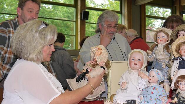 Publikumsmagnet: Die Sammlerb&ouml;rse in der Frankenhalle zieht Besucher aus ganz Europa an. Diese erkunden dann aber die gesamte Region zwischen Neustadt und Sonneberg. Foto: Berthold K&ouml;hler