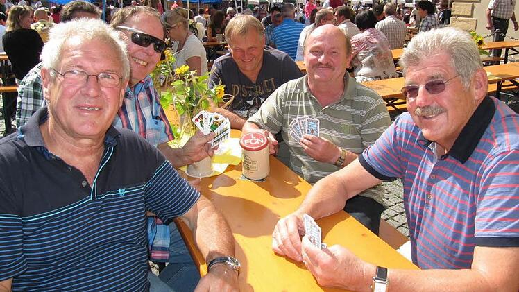 Bierkopf am Bierfest: die "Kart-Gruppe Sünkel-Ehnes" (Die Männer treffensich schon seit genau 10 Jahren)
