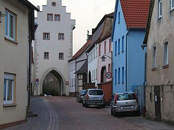 Die Kissinger Straße bekommt keine Natursteine. Foto: Gerd Schaar