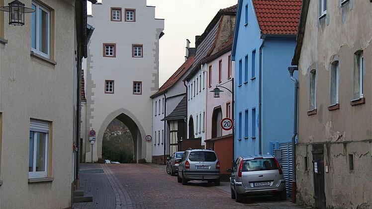 Die Kissinger Straße bekommt keine Natursteine. Foto: Gerd Schaar