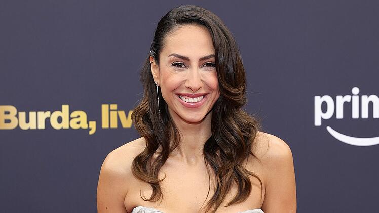 Im Interview berichtet Melissa Khalaj von ihrem Werdegang als Moderatorin und gibt Einblicke in die Herausforderungen, die sie auf diesem Weg meistern musste. Heute ist die 36-J&auml;hrige aus der Fernsehlandschaft kaum noch wegzudenken.