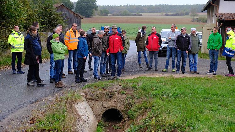 An der Grundschule in Dittlofsroda gab es einen Ortstermin für die Gewässer-Nachbarschaft des Landkreises Bad Kissingen. Gerd Schaar