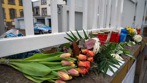 Zwei Polizisten bei Verkehrskontrolle get&ouml;tet