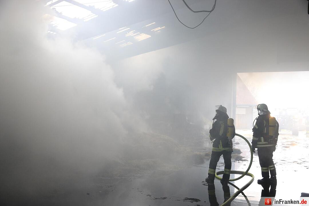 Feuer zerstört Scheune in Hohn am Berg