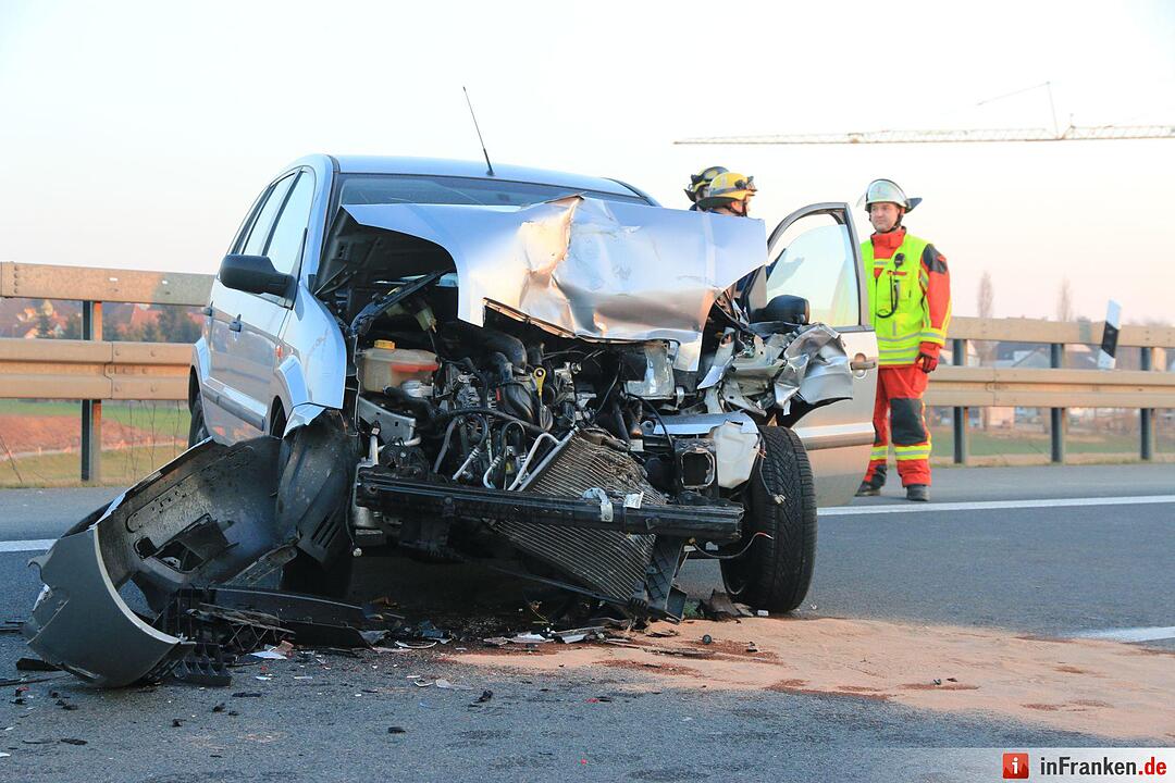 Autos kollidieren auf A73 bei Breitengüßbach