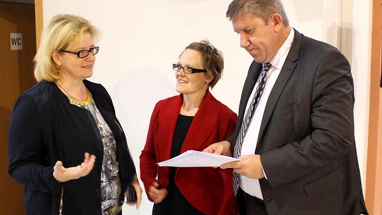von links: Anette Kramme, Doris Lüken-Klaßen, Soziologin an der Universität Bamberg, Andreas Schwarz