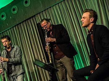 "Favo" in Coburg: Falk Breitkreuz, Volker Schlott und Sander de Winne (von links) gastierten bei "Leise am Markt". Foto: Jochen Berger