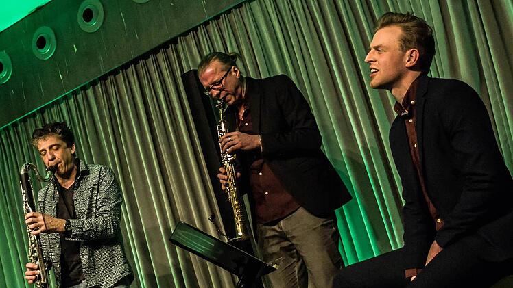 "Favo" in Coburg: Falk Breitkreuz, Volker Schlott und Sander de Winne (von links) gastierten bei "Leise am Markt". Foto: Jochen Berger