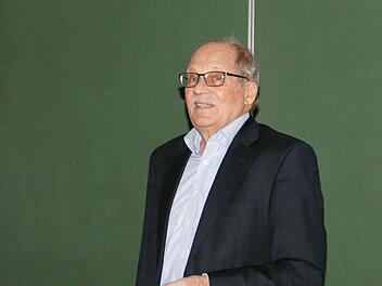 Konrad Schliephake bei seinem Vortrag Foto: Sabine Weinbeer