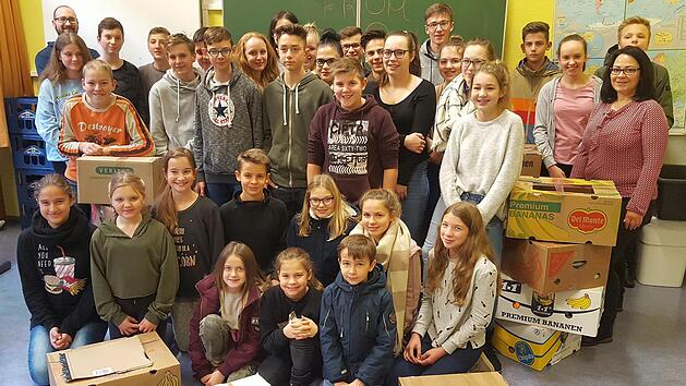 Die  SMV-Mitglieder, haben eine Aktion zur Unterst&uuml;tzung der "Weihnachtstrucker"in die Wege geleitet. Foto: Karl-Heinz Peter