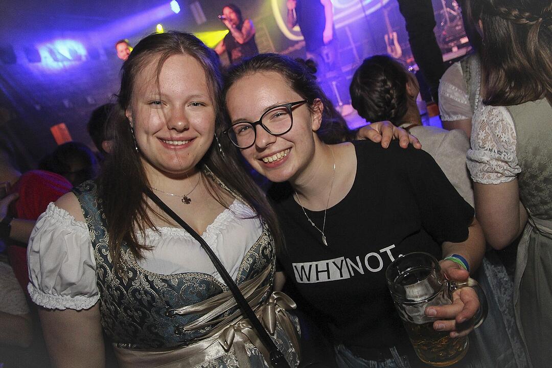 Mit der Partyband "Popnach8"!