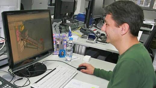 Holger Meyer, der Leiter der Konstruktionsabteilung, und sein Team stecken hinter den Automatisierungslösungen der Neuseser Firma "M.A.i".