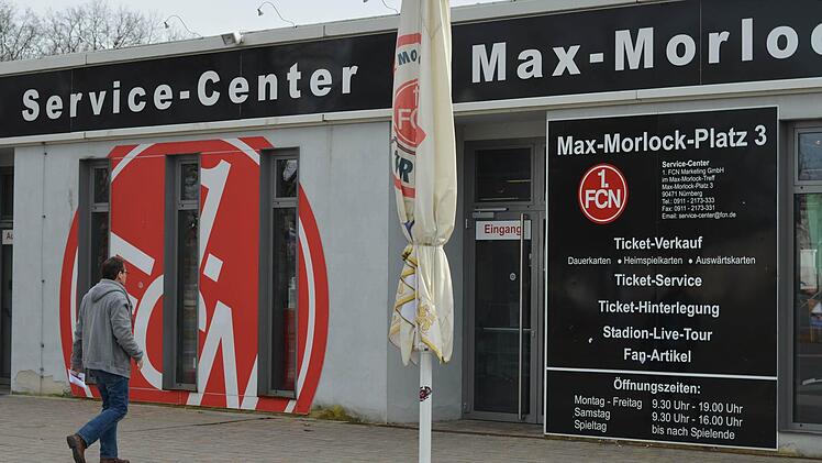 In Nürnberger Fan-Kreisen vermuten viele fanatische Bayern-Anhänger hinter den Einbrüchen in einen Fan-Shop und eine Fan-Kneipe der Club-Anhänger am Wochenende. Foto: Nicolas Pelke