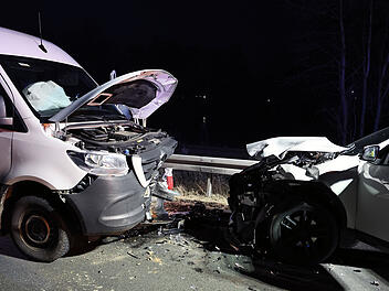 Unfall am Rande des Bauernprotests auf der B469 bei Trennfurt