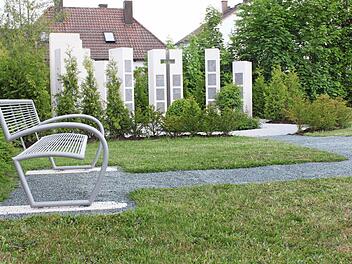 Der Bedarf an Urnenplätzen steigt. Dem wurde auch in Hochstadt Rechnung getragen. Foto: R. Popp