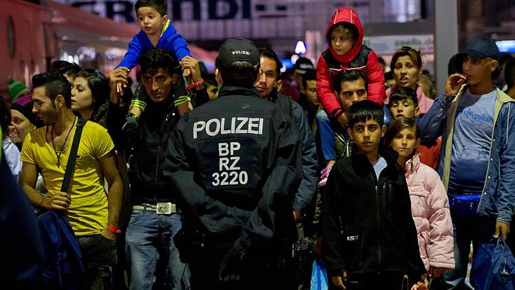 Steigt mit dem Flüchtlingsstrom auch die Kriminalität in Deutschland? Foto: dpa