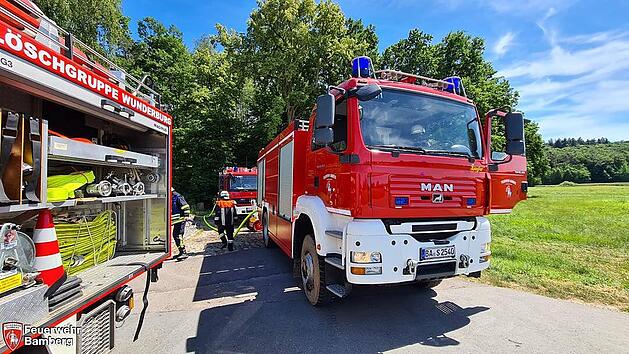 Bamberg: Waldst&uuml;ck N&auml;he Klinikum stand in Flammen - 40 Einsatzkr&auml;fte mussten anr&uuml;cken