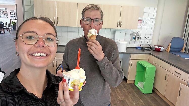 Albina Fr&ouml;hlich (links)und Astrid Umkehr