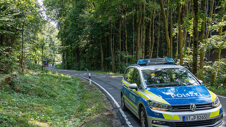 Motorradfahrer stirbt nach Unfall im Waldst&uuml;ck