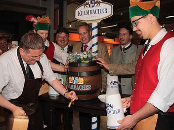 OB Henry Schramm holt Schwung - der Probeanstich gelingt ihm ohne Probleme. Fotos: Jürgen Gärtner