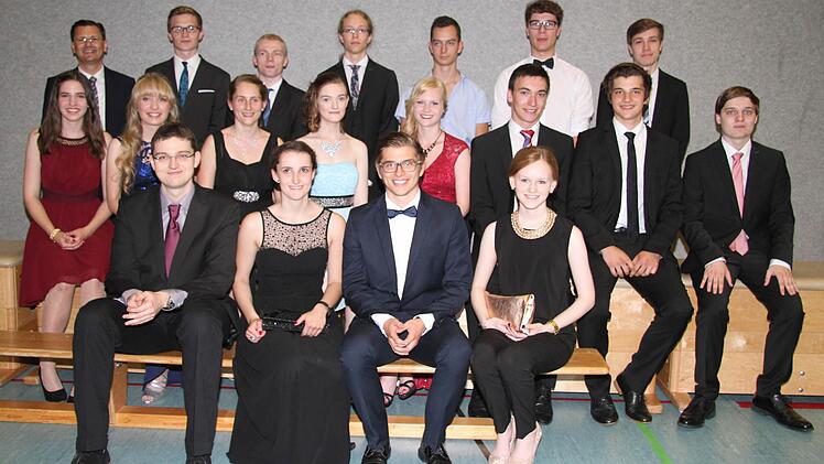 Die besten Absolventen des MGF-Abiturjahrgangs 2016 Foto: Sonny Adam